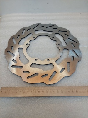 photo_5474603454694554950_y